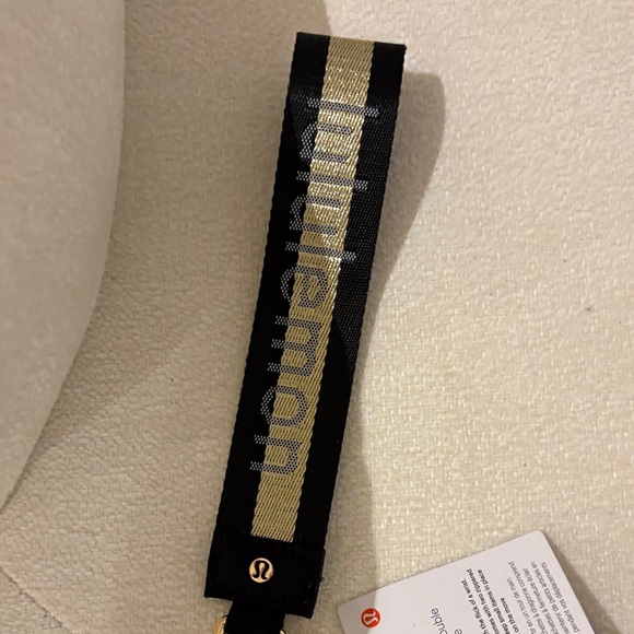 lululemon athletica Black and Gold Key Holder Set - Picture 8 of 10